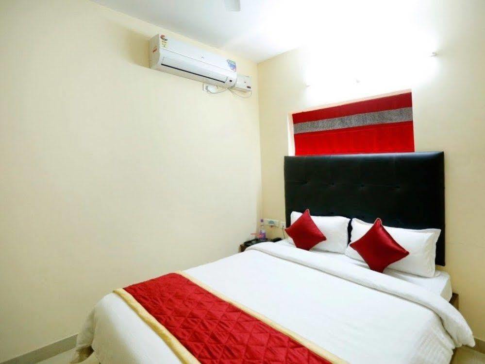 Namo Suites Haiderabad Buitenkant foto